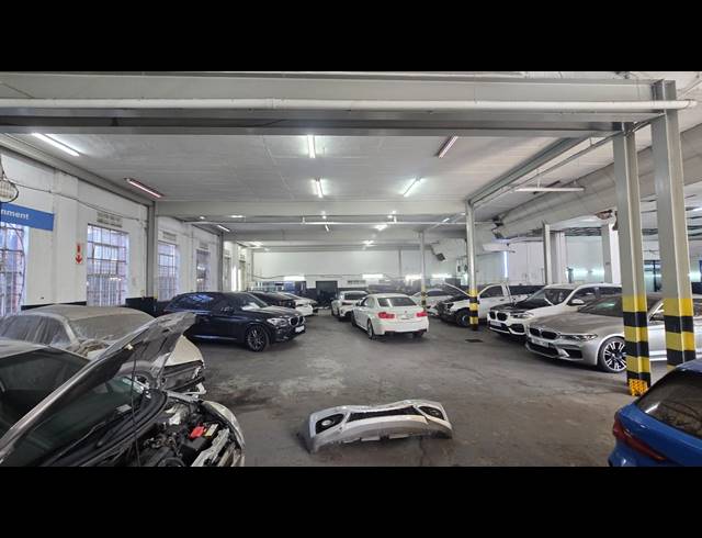 5,267M² BUILDING FOR SALE IN ROSSBURGH